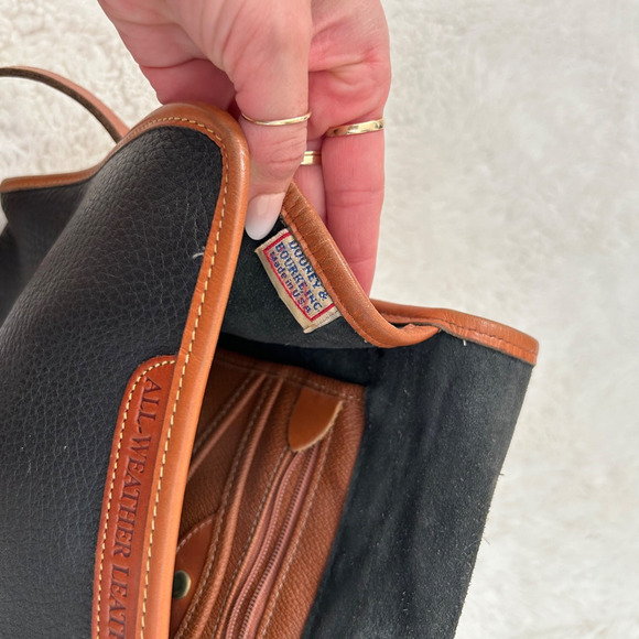 Vtg Dooney & Bourke Essex Black Crossbody All Weather Leather Heritage Made USA - Picture 9 of 11